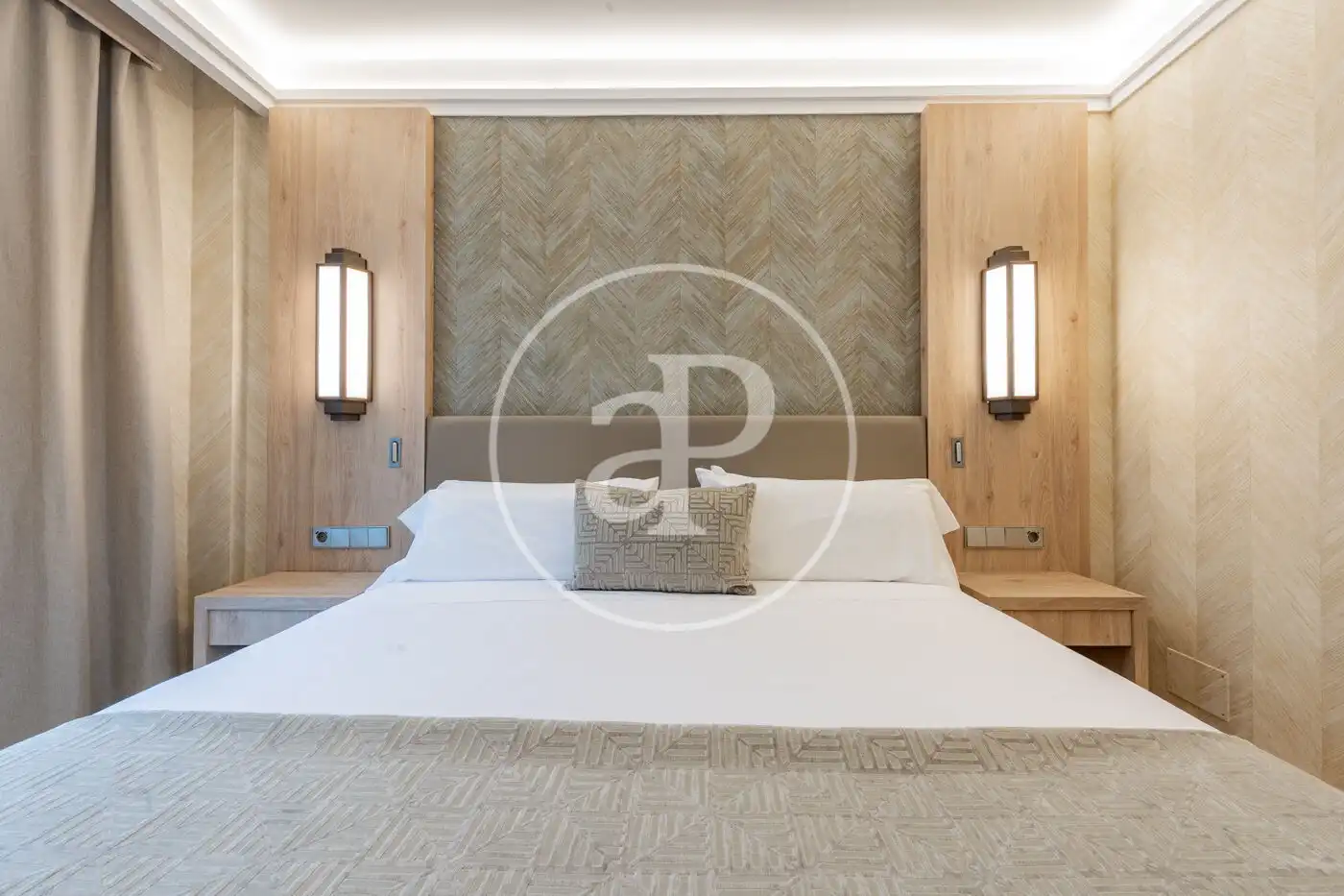 Bedroom of Flat for rent in Madrid  with Air Conditioner, Heating and Terrace