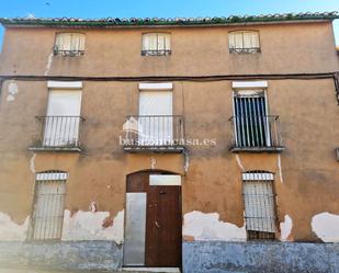 Vista exterior de Casa adosada en venda en Arjona amb Balcó