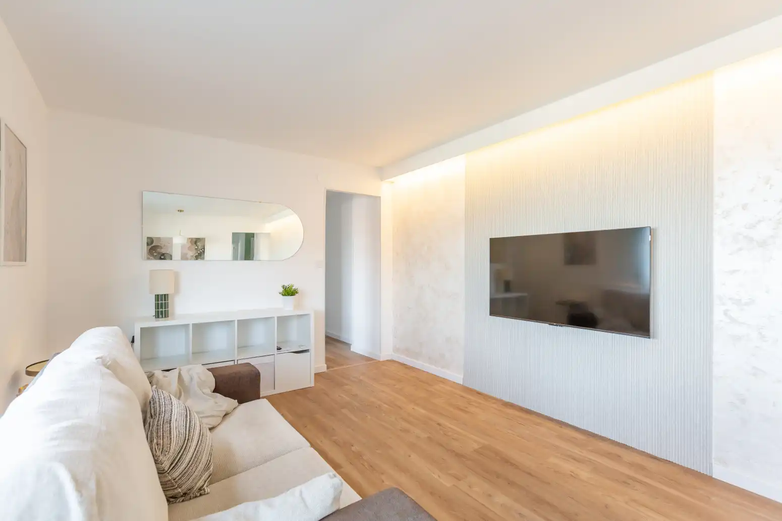 Wohnzimmer von Dachboden zur Miete in  Pamplona / Iruña mit Möbliert