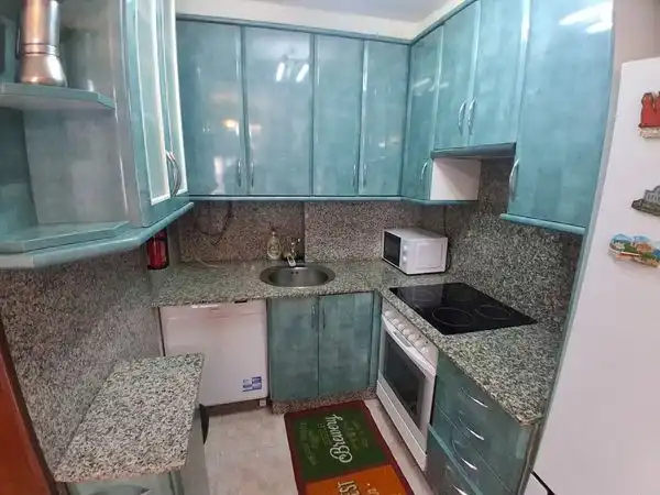 Cocina de Piso en venta en Vigo  con Calefacción, Trastero y Amueblado