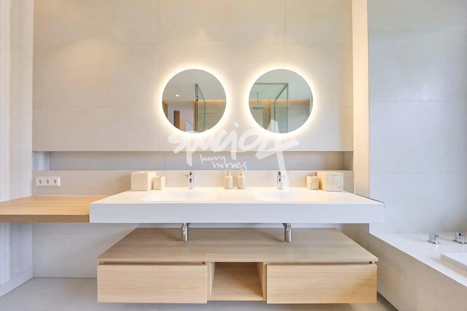 Baño de Ático de alquiler en Pozuelo de Alarcón con Aire acondicionado, Calefacción y Jardín privado