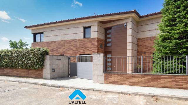Casa-chalet en Venta en Can Violí  - Can Poi del Bosc