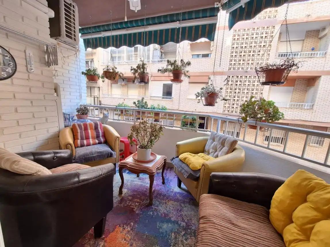 Apartamento con ascensor en venta en Calle Bergantín