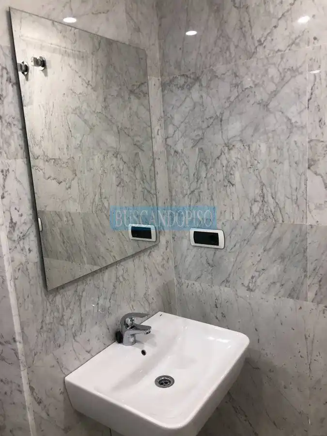 Bany de Apartament de lloguer en  Logroño amb Calefacció, Parquet i Terrassa