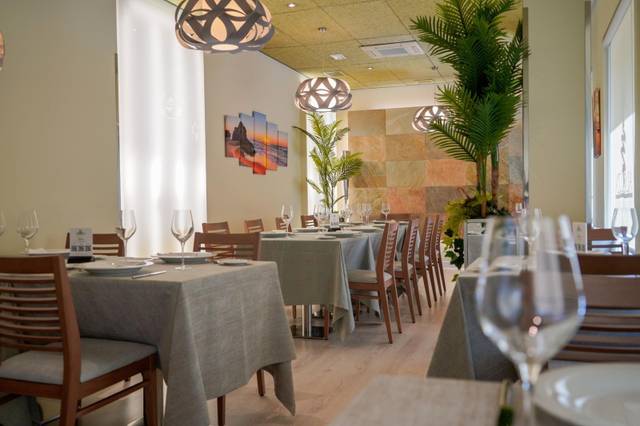 Local comercial en Alquiler en Calle de Huestes en La Buhaira