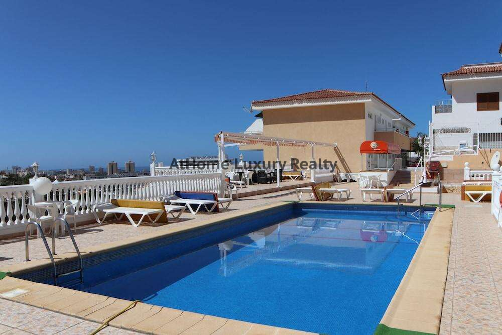 Piscina de Estudi en venda en Adeje amb Terrassa, Moblat i Piscina comunitària