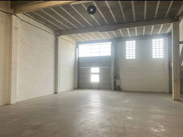 Industriegebäude zur Miete in Rúa Gambrinus