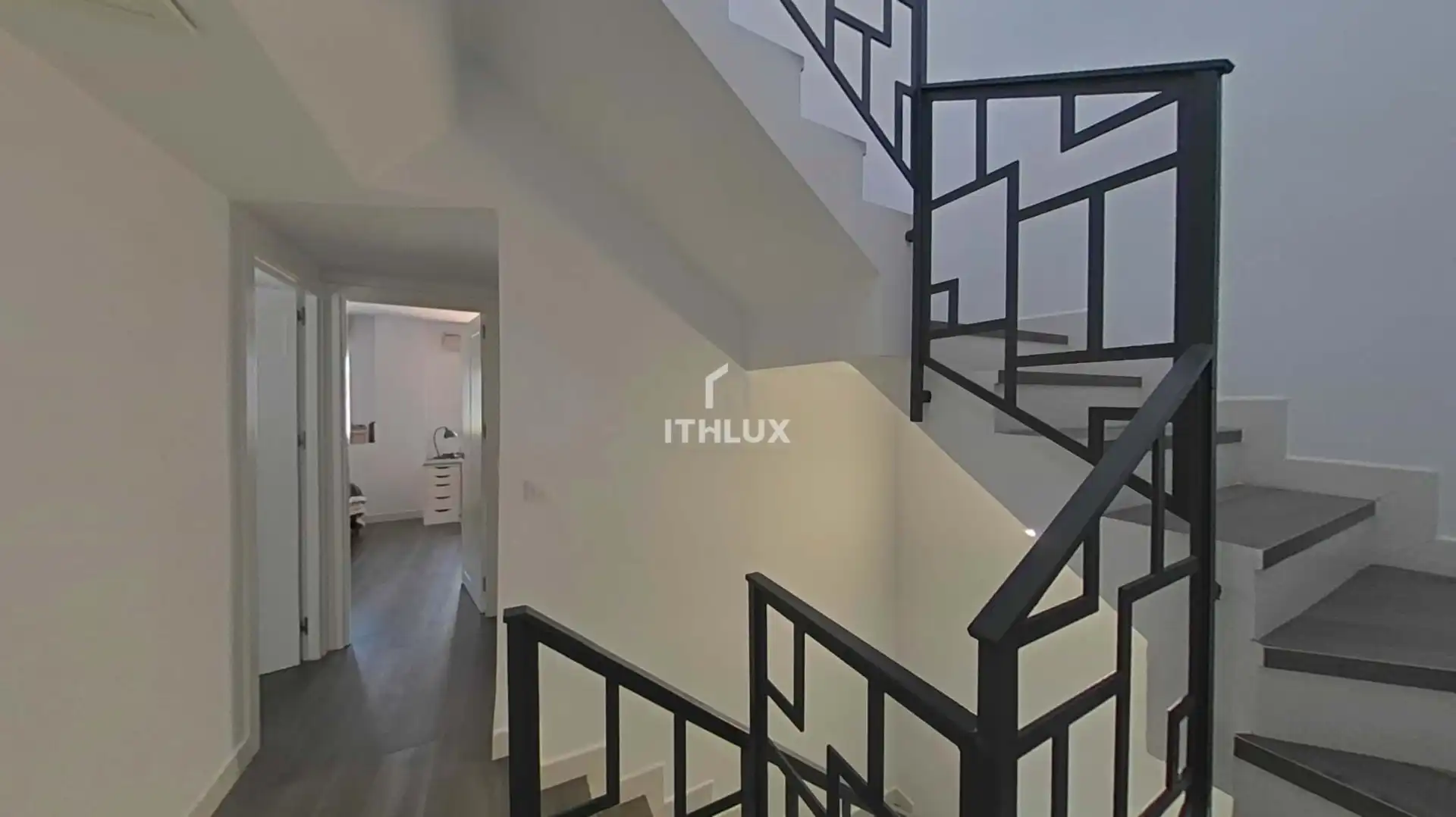 Detached homes for sale in Sevilla  with Air Conditioner, Terrace and Storage room