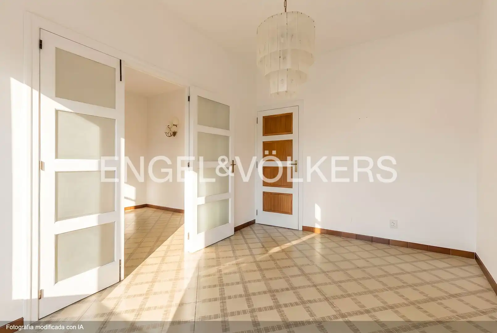 Wohnung zum Verkauf in Barcelona mit Klimaanlage, Heizung und Terrasse
