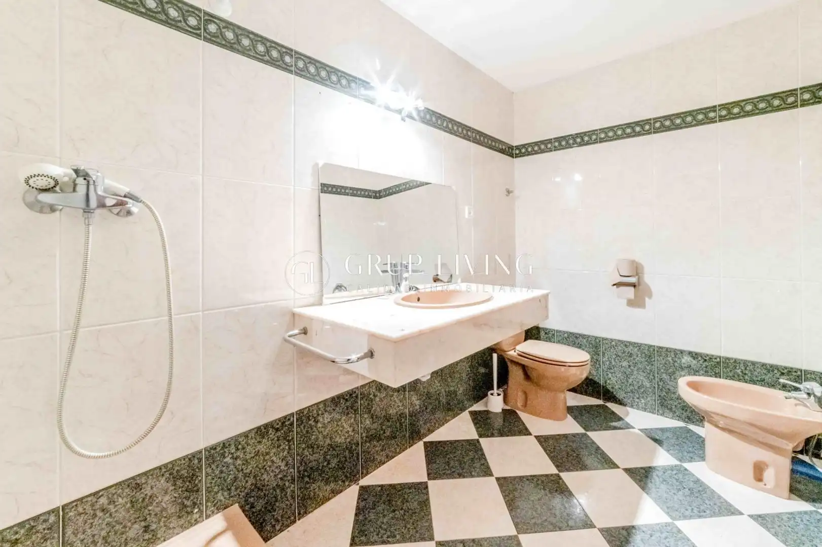 Baño de Piso en venta en Sitges con Terraza