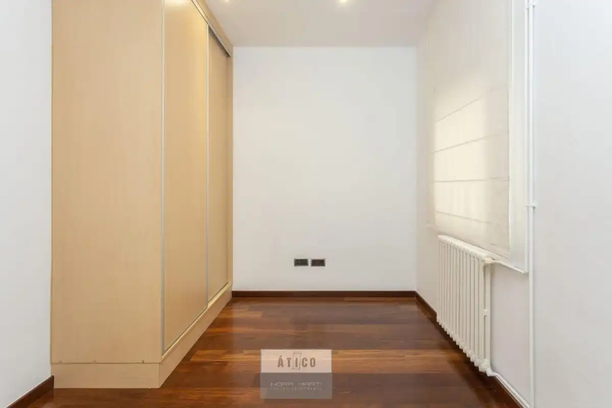 Bedroom of Flat for rent in Barcelona  with Air Conditioner, Heating and Parquet flooring