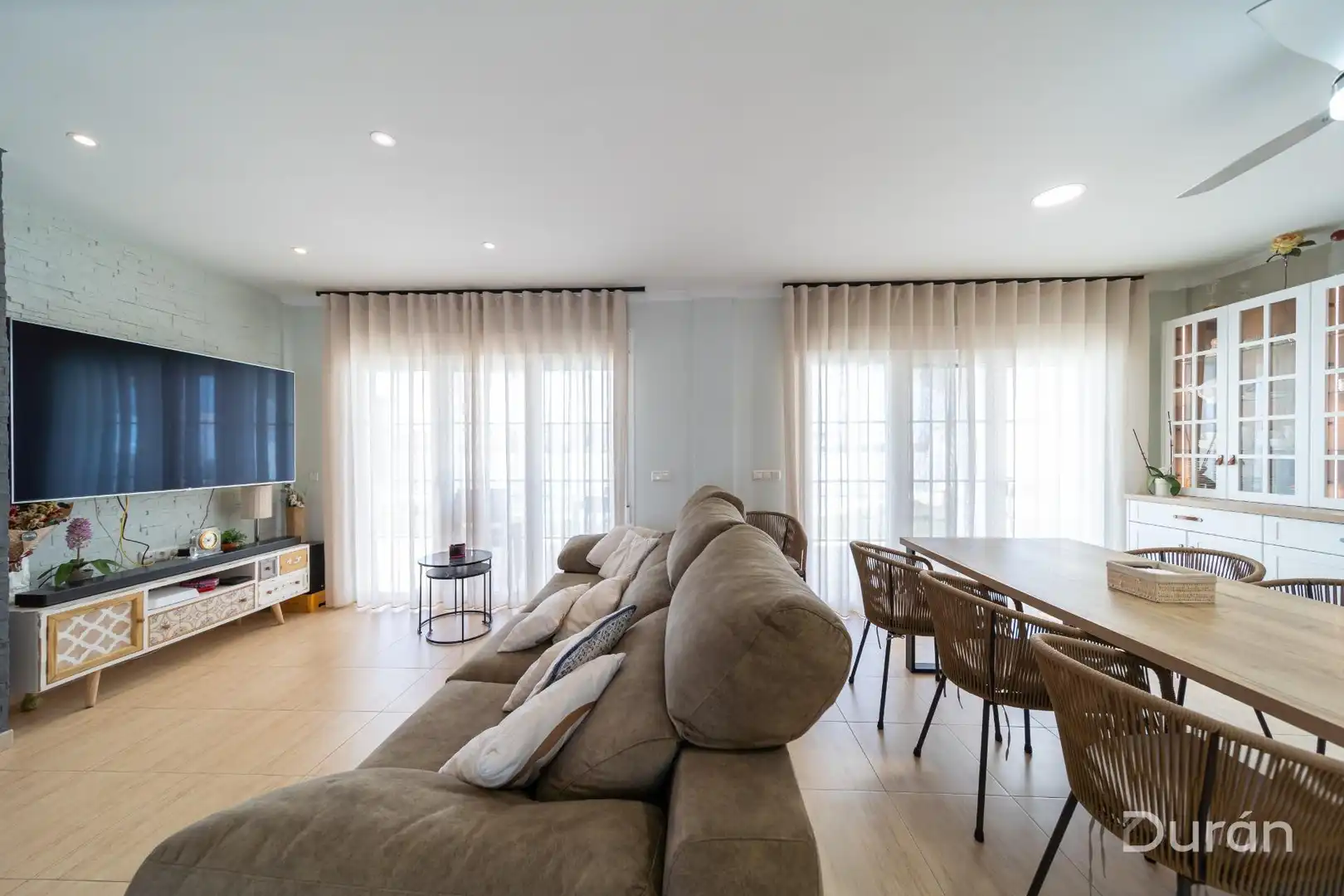 Sala de estar de Casa o chalet en venta en El Ejido con Aire acondicionado, Jardín privado y Terraza