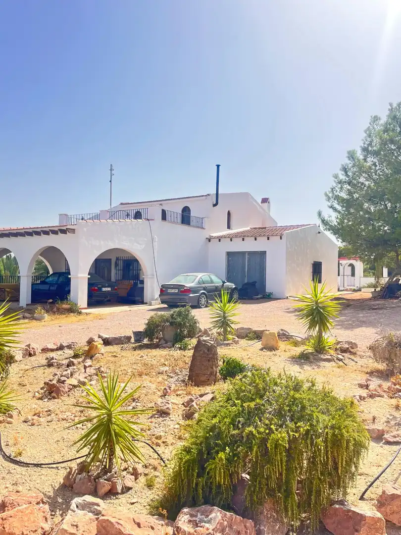 Vista exterior de Finca rústica en venta en Novelda con Aire acondicionado, Calefacción y Jardín privado