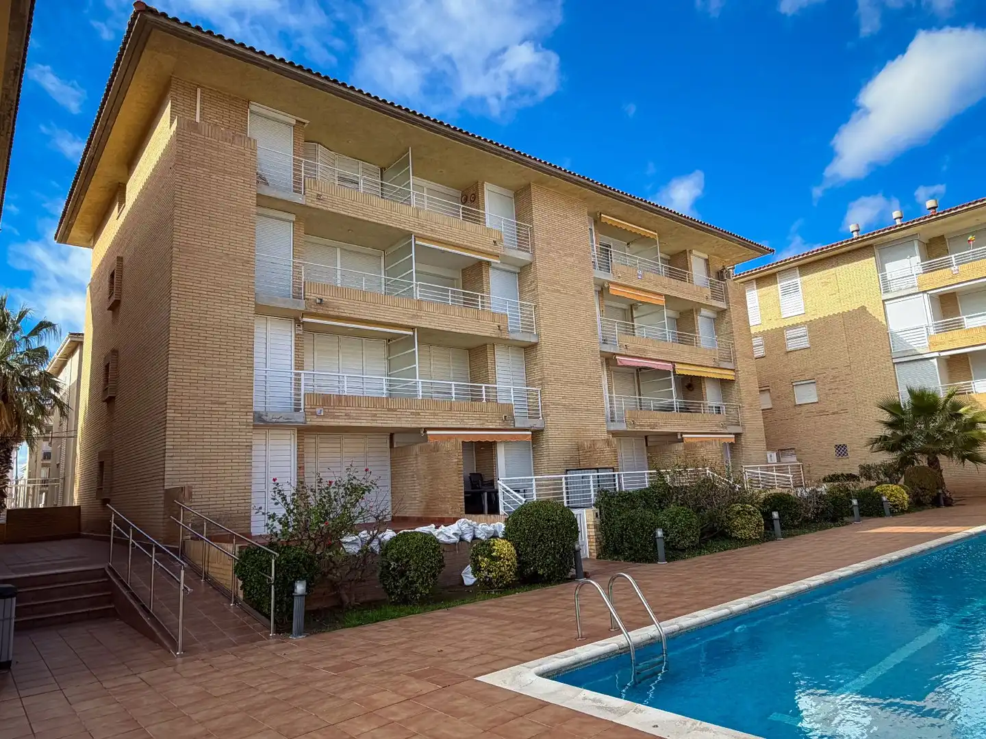 Vista exterior de Ático en venta en El Vendrell con Aire acondicionado, Calefacción y Terraza