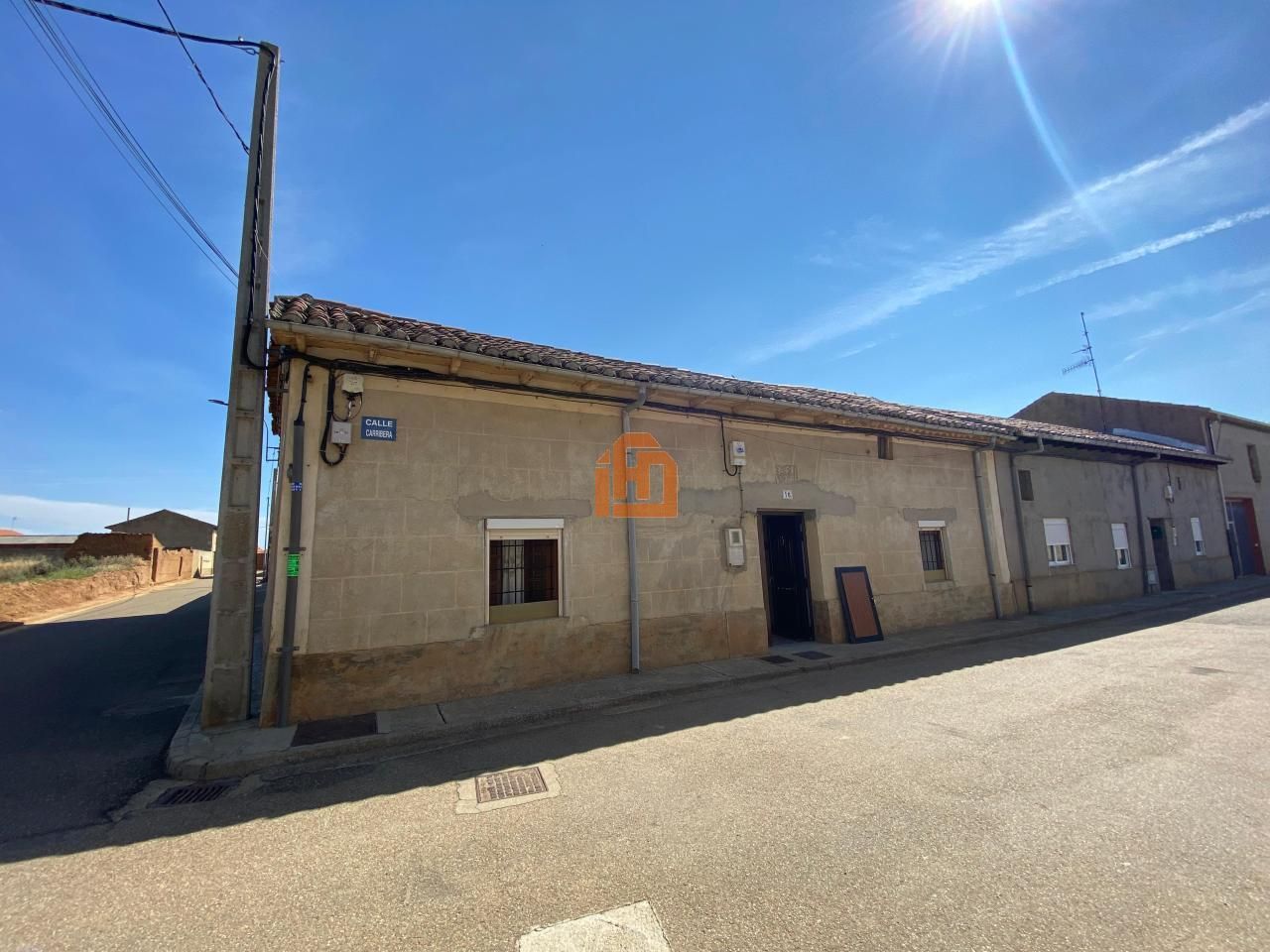 Exterior view of House or chalet for sale in Villamandos  with Private garden