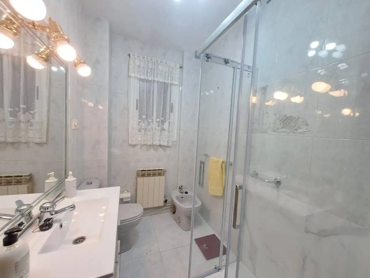 Bathroom of Flat for sale in Burgos  with Heating and Terrace