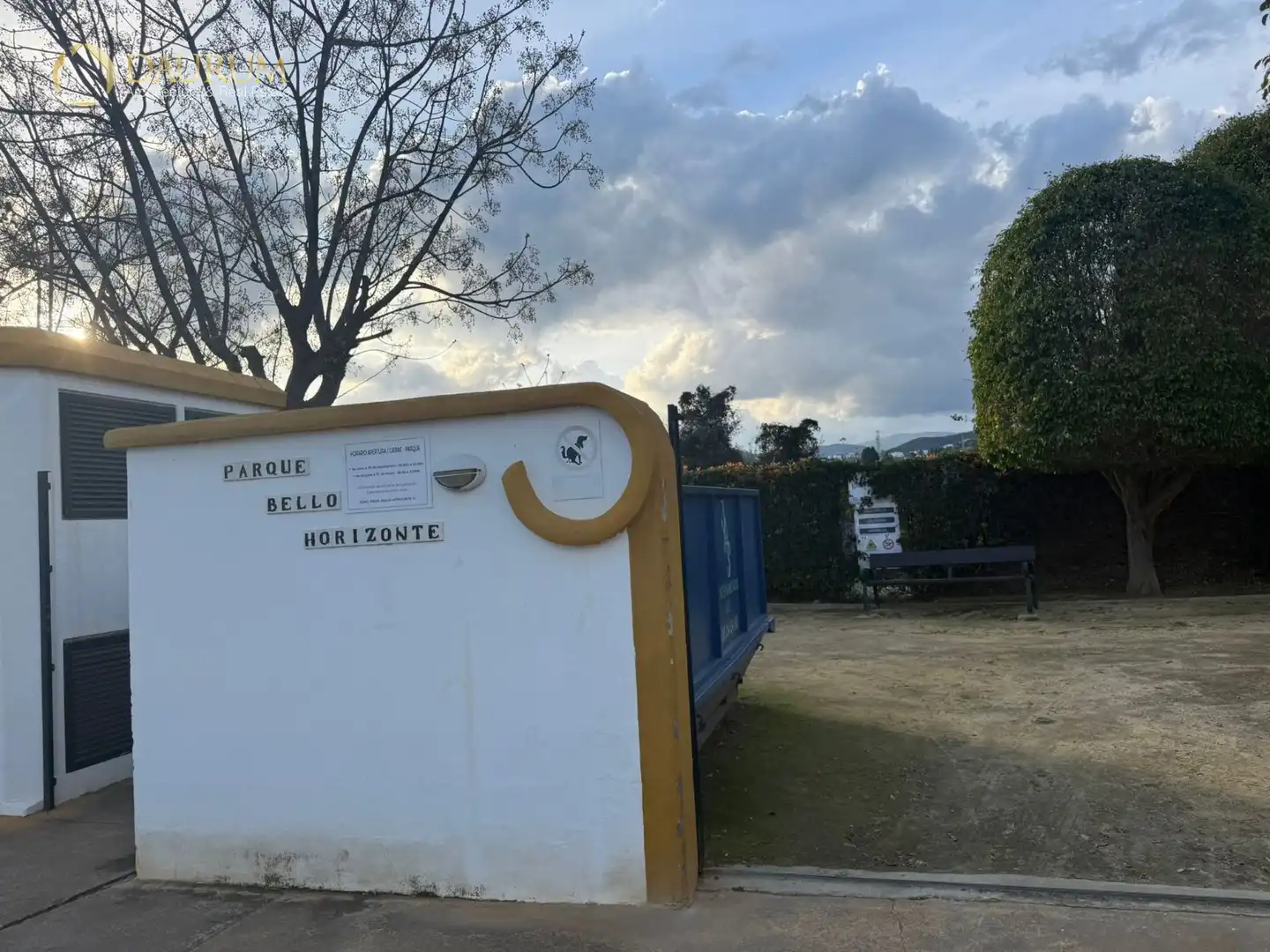 Parking de Casa adosada en venta en Marbella con Aire acondicionado, Calefacción y Terraza
