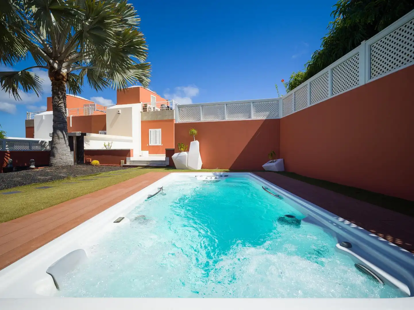 Piscina de Casa adosada en venda en Las Palmas de Gran Canaria amb Jardí privat, Terrassa i Traster