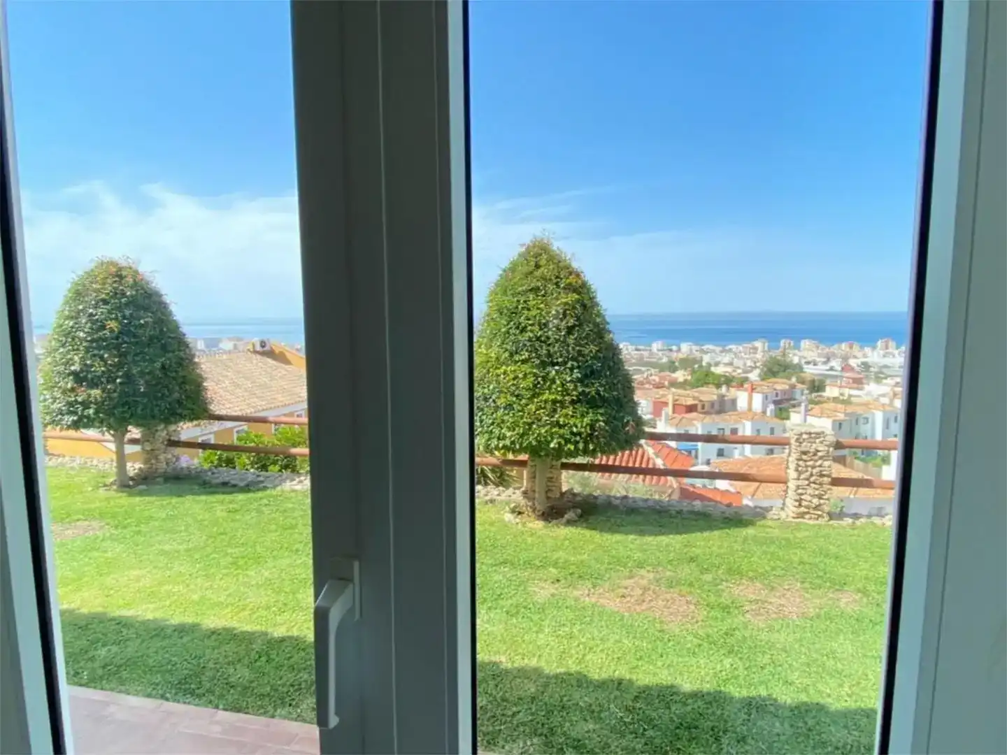 Jardí de Casa o xalet en venda en Torrox amb Aire condicionat i Piscina