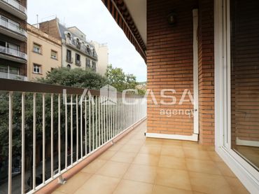 Wohnung mit Aufzug zum Verkauf in Carrer de la Independència