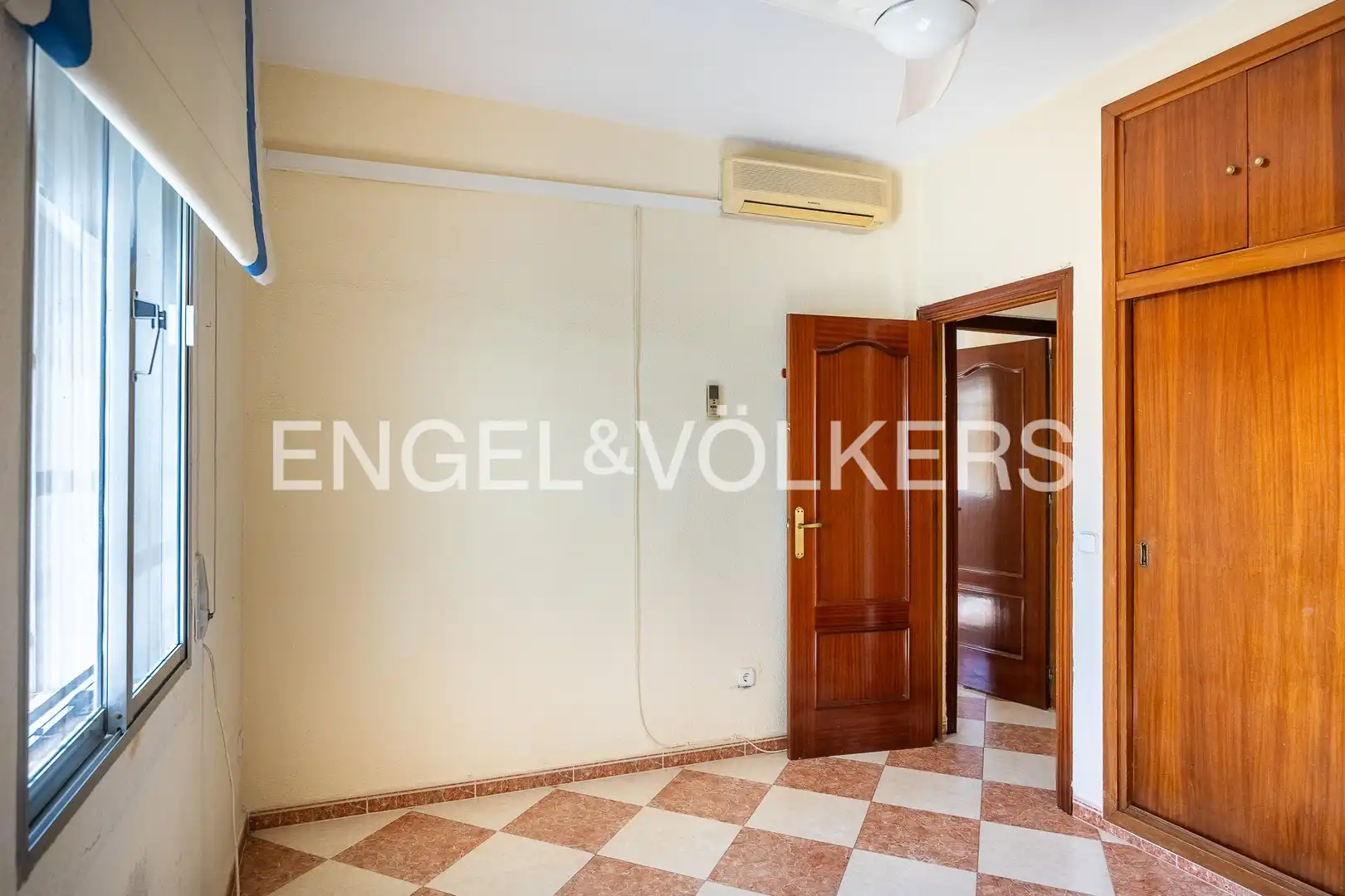Flat for sale in Sevilla  with Heating, Terrace and Storage room