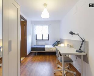 Bedroom of Flat to share in  Madrid Capital  with Air Conditioner and Terrace