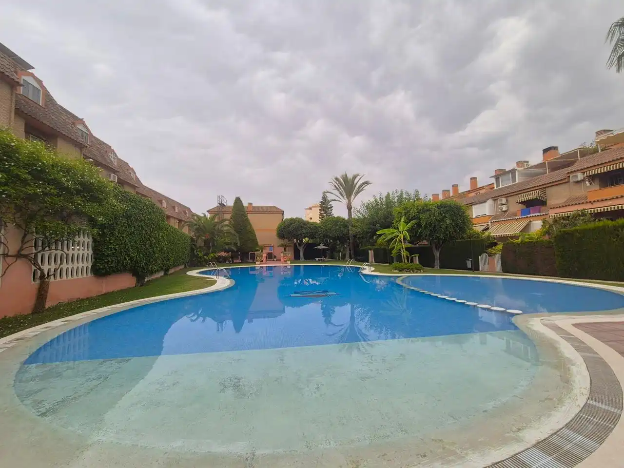 Piscina de Casa o xalet en venda en Alicante / Alacant amb Aire condicionat, Jardí privat i Terrassa