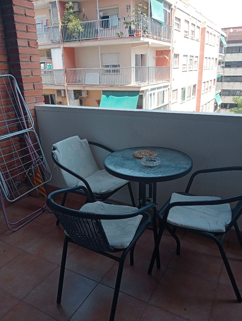 Terrassa de Pis de lloguer en  Valencia Capital amb Aire condicionat, Moblat i Forn