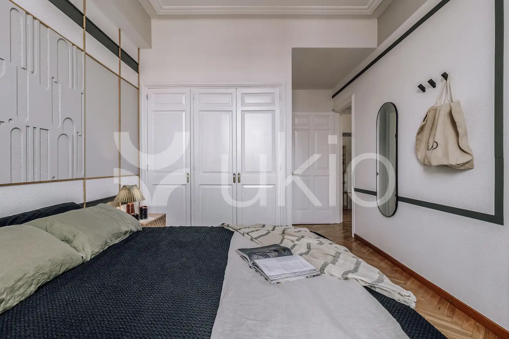 Dormitori de Apartament de lloguer en Madrid amb Aire condicionat, Calefacció i Moblat