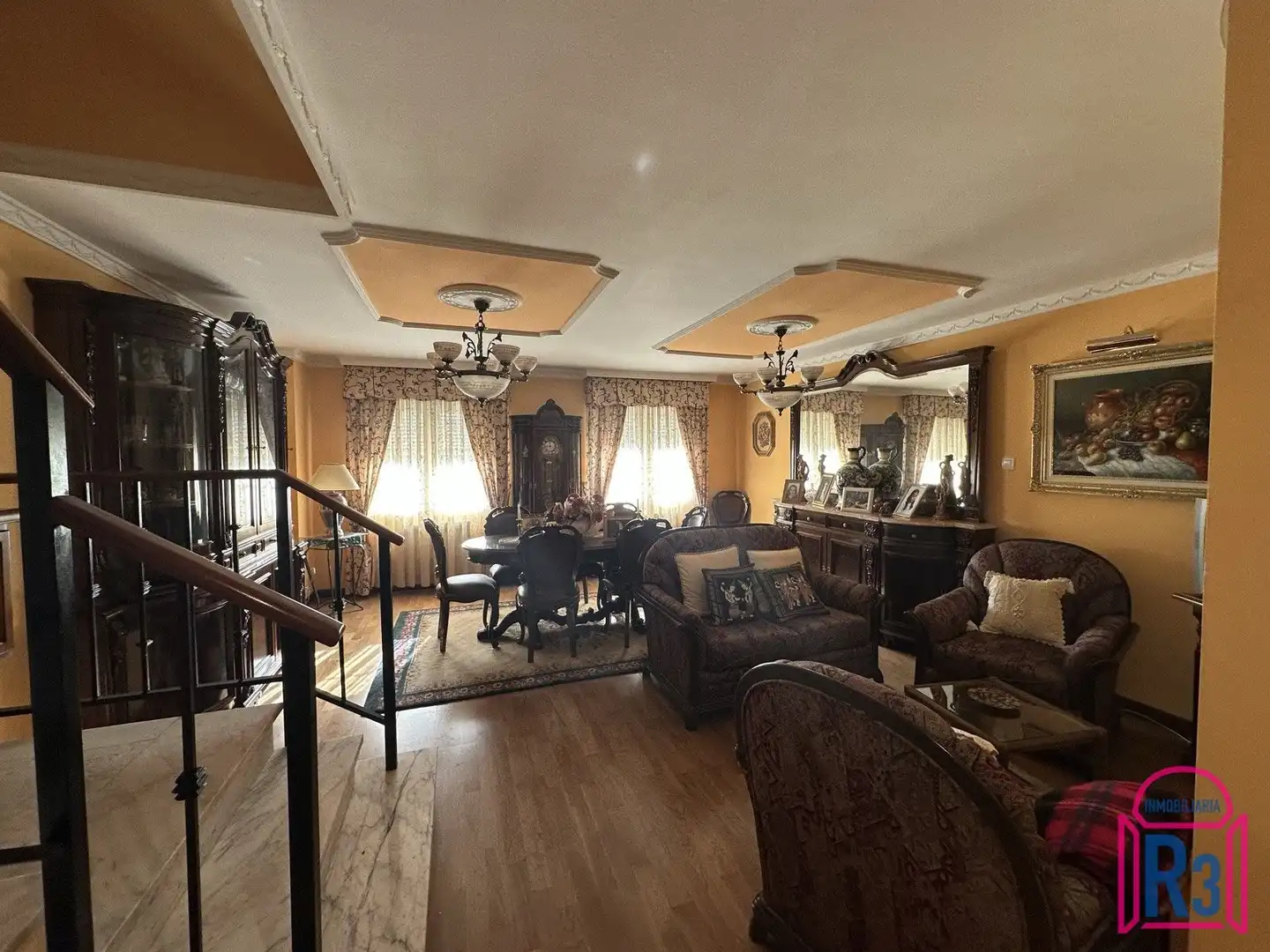 Sala d'estar de Casa adosada en venda en San Andrés del Rabanedo amb Calefacció, Terrassa i Moblat