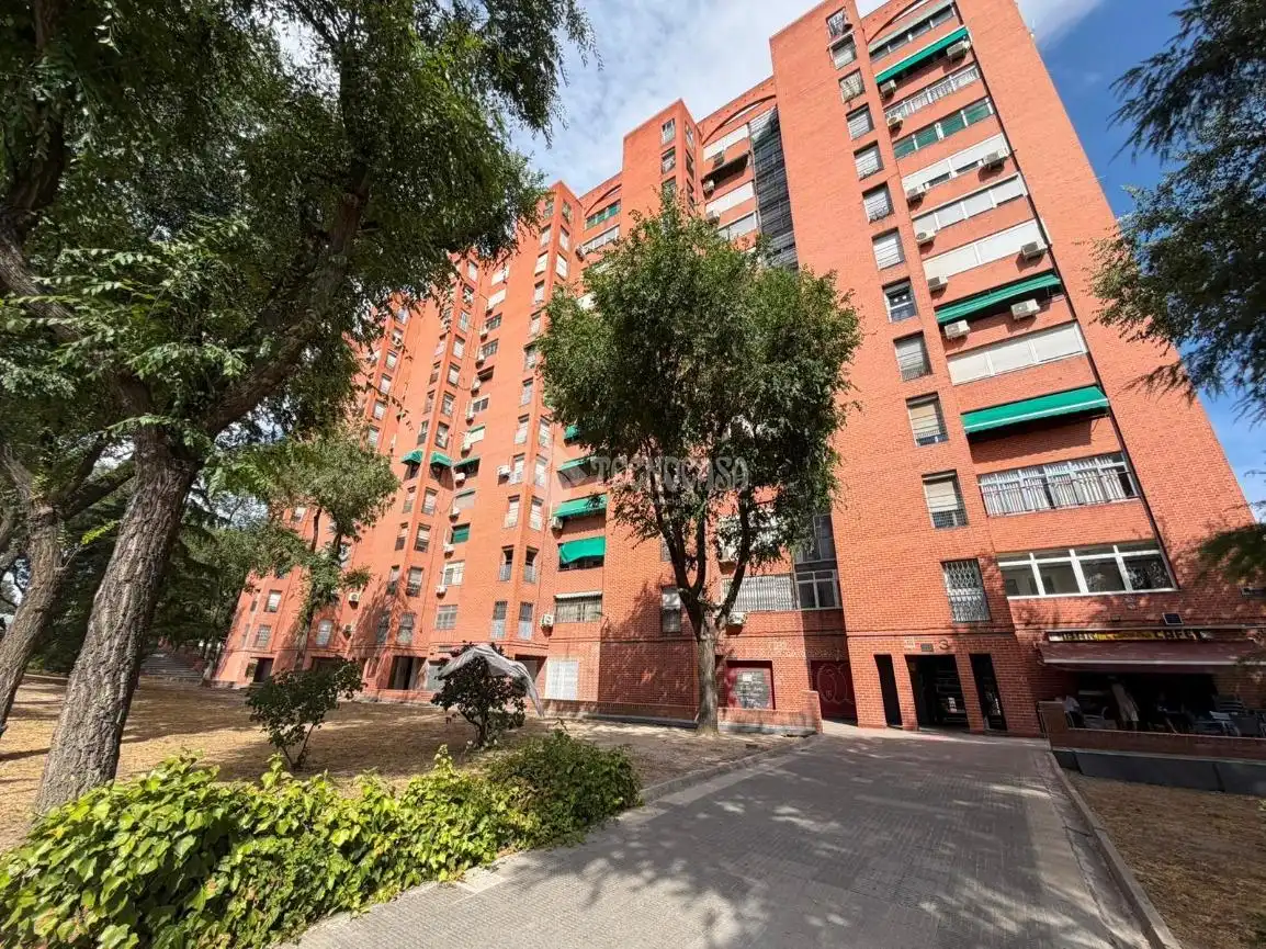 Vista exterior de Pis en venda en Madrid