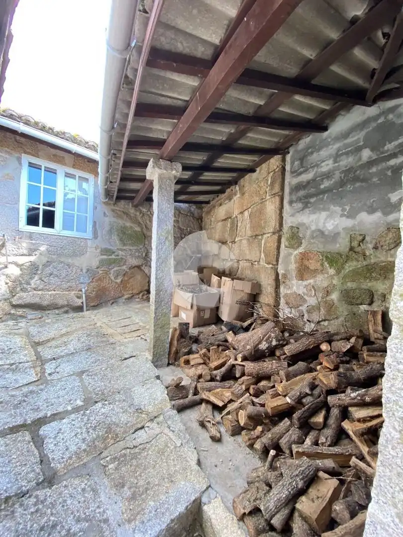 Casa o xalet en venda en San Cibrao das Viñas amb Calefacció, Jardí privat i Parquet