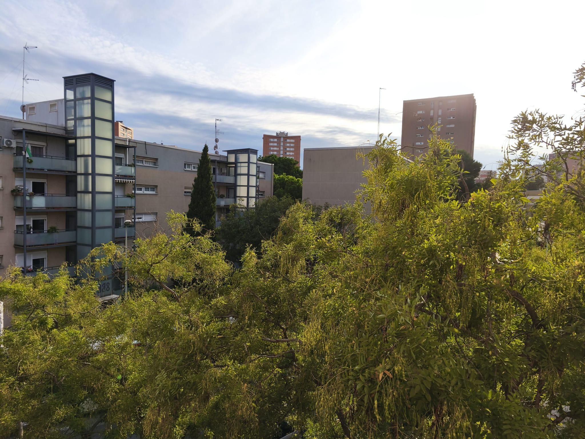 Exterior view of Flat for sale in  Barcelona Capital  with Parquet flooring and Balcony