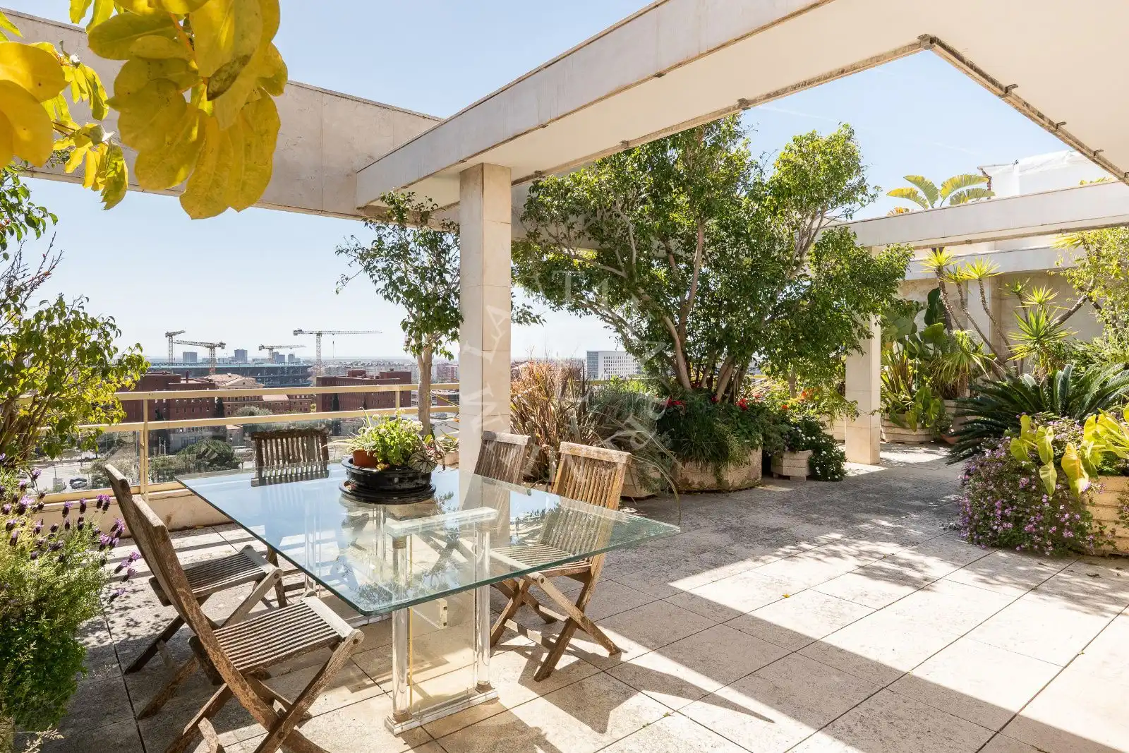 Terrasse von Dachboden zum Verkauf in Barcelona mit Terrasse, Abstellraum und Schwimmbad