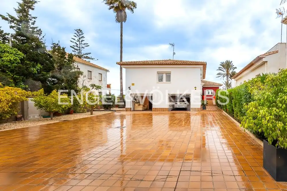 Vista exterior de Finca rústica en venda en Dénia amb Aire condicionat, Calefacció i Jardí privat