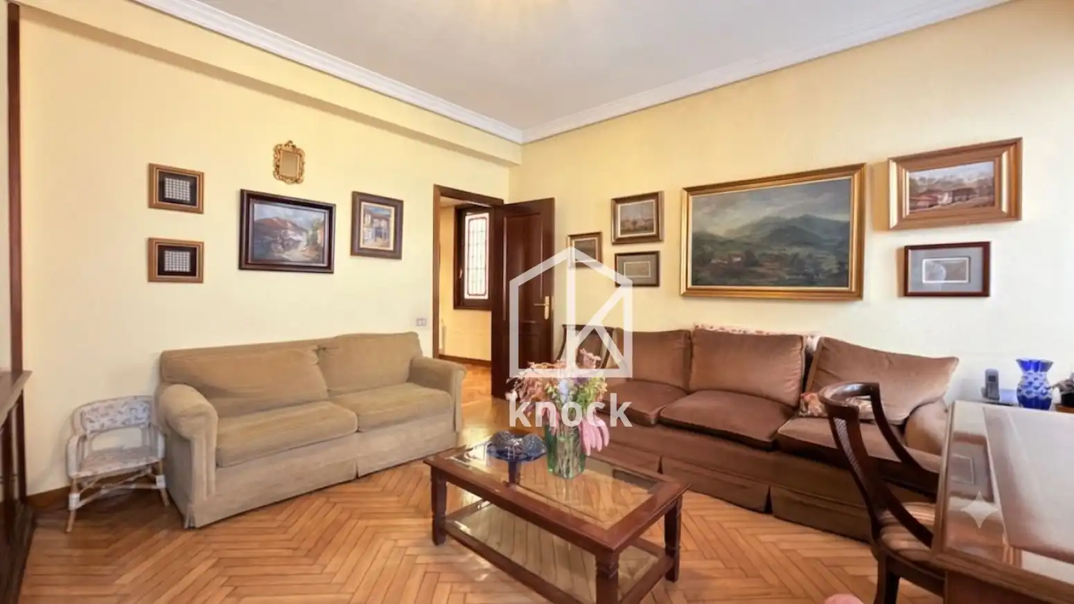 Living room of Flat for sale in Oviedo   with Heating and Parquet flooring