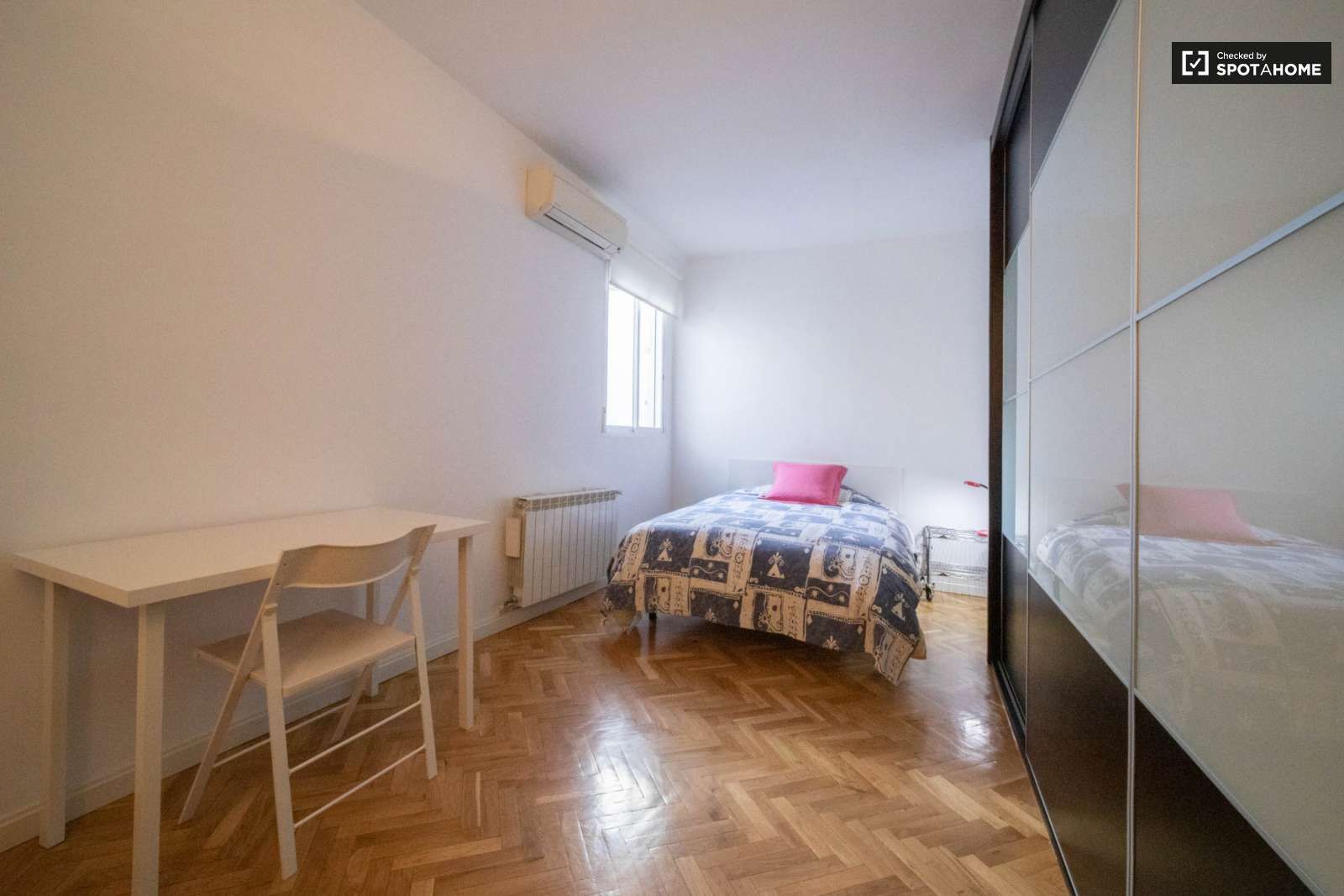 Flat to share in Universidad - Malasaña