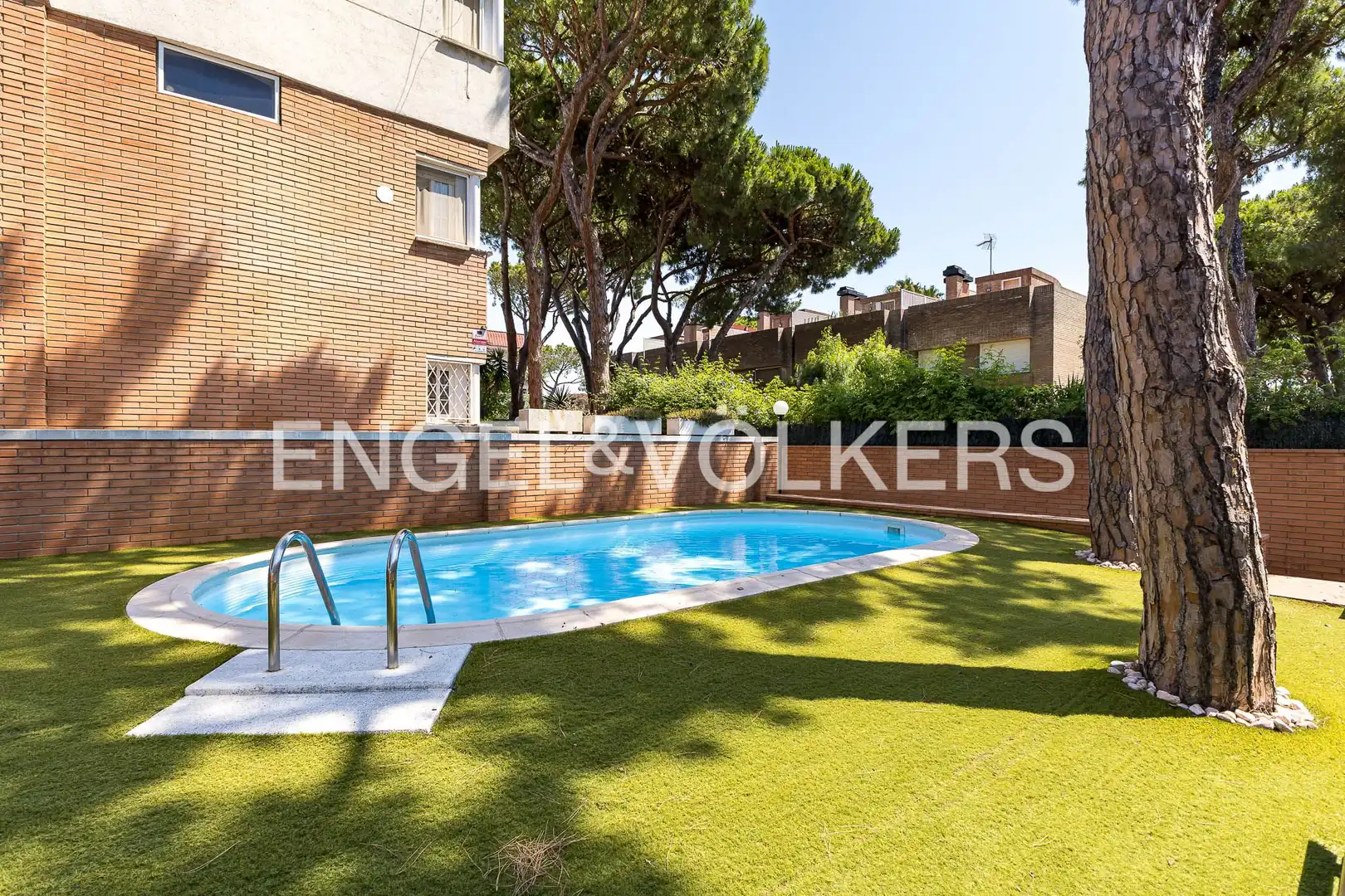 Piscina de Casa o xalet en venda en Gavà amb Calefacció, Jardí privat i Terrassa