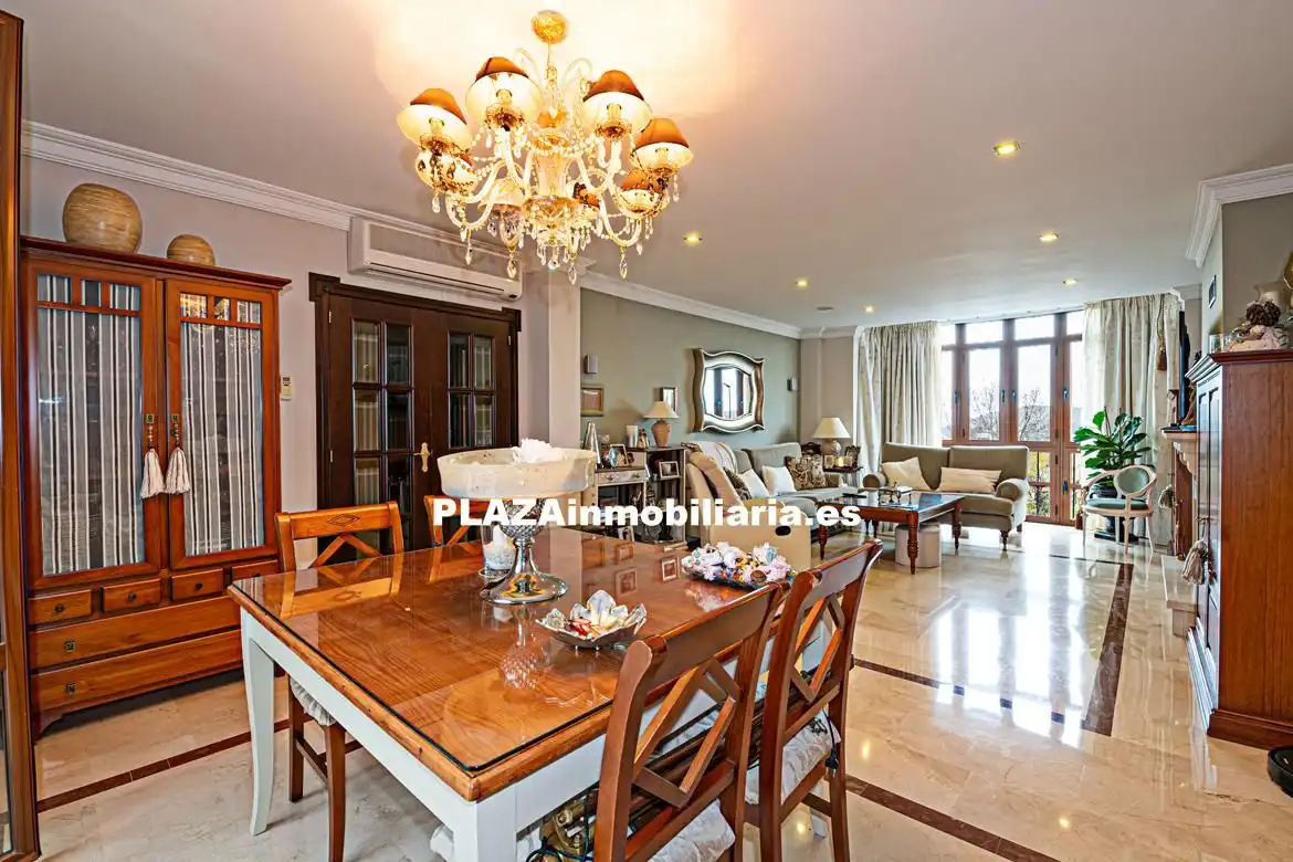 Comedor de Casa o chalet en venta en Lucena con Aire acondicionado, Trastero y Piscina