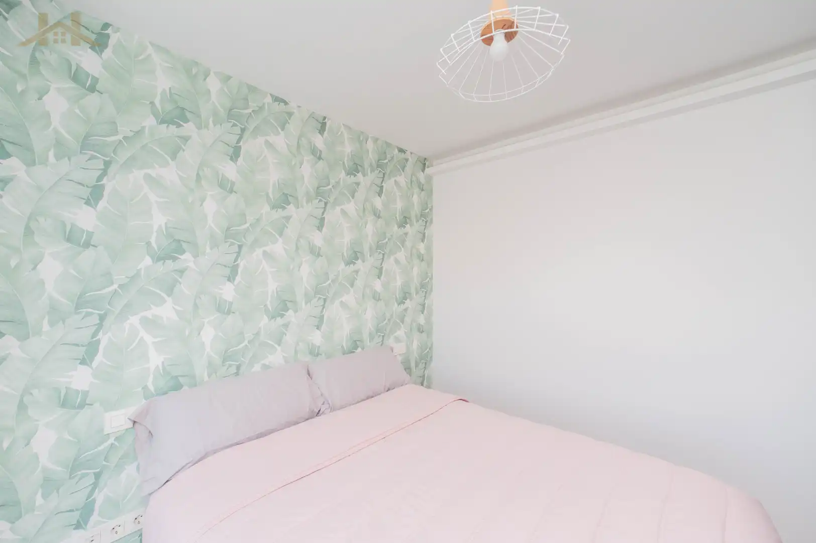 Habitación de Casa adosada en venta en Villaviciosa de Odón con Aire acondicionado, Calefacción y Jardín privado