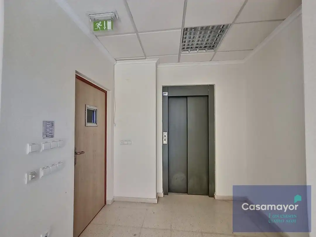 Oficina de lloguer a Avinguda d'Elx, Agua Amarga - Urbanova
