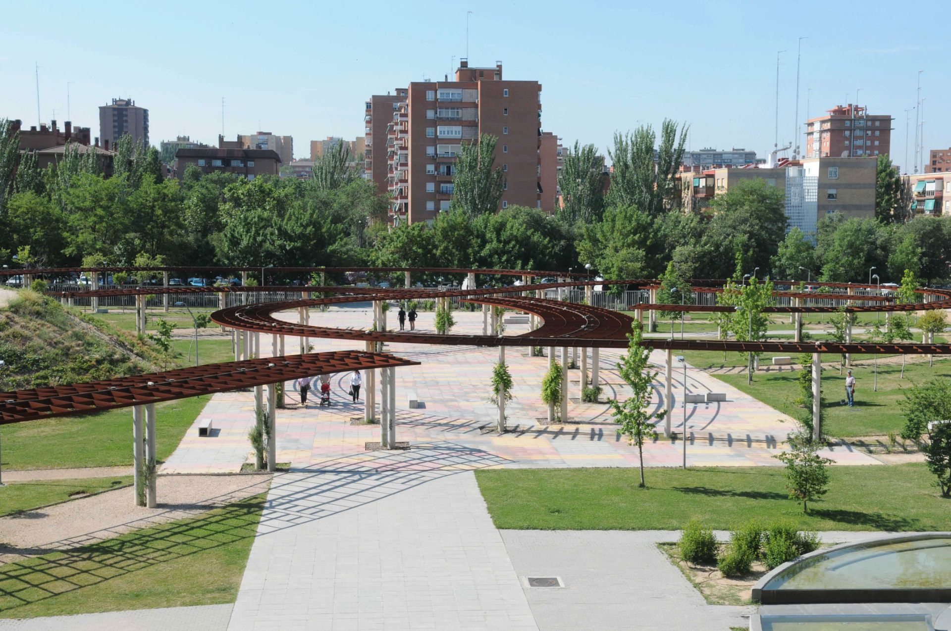 Exterior view of Building for sale in  Madrid Capital