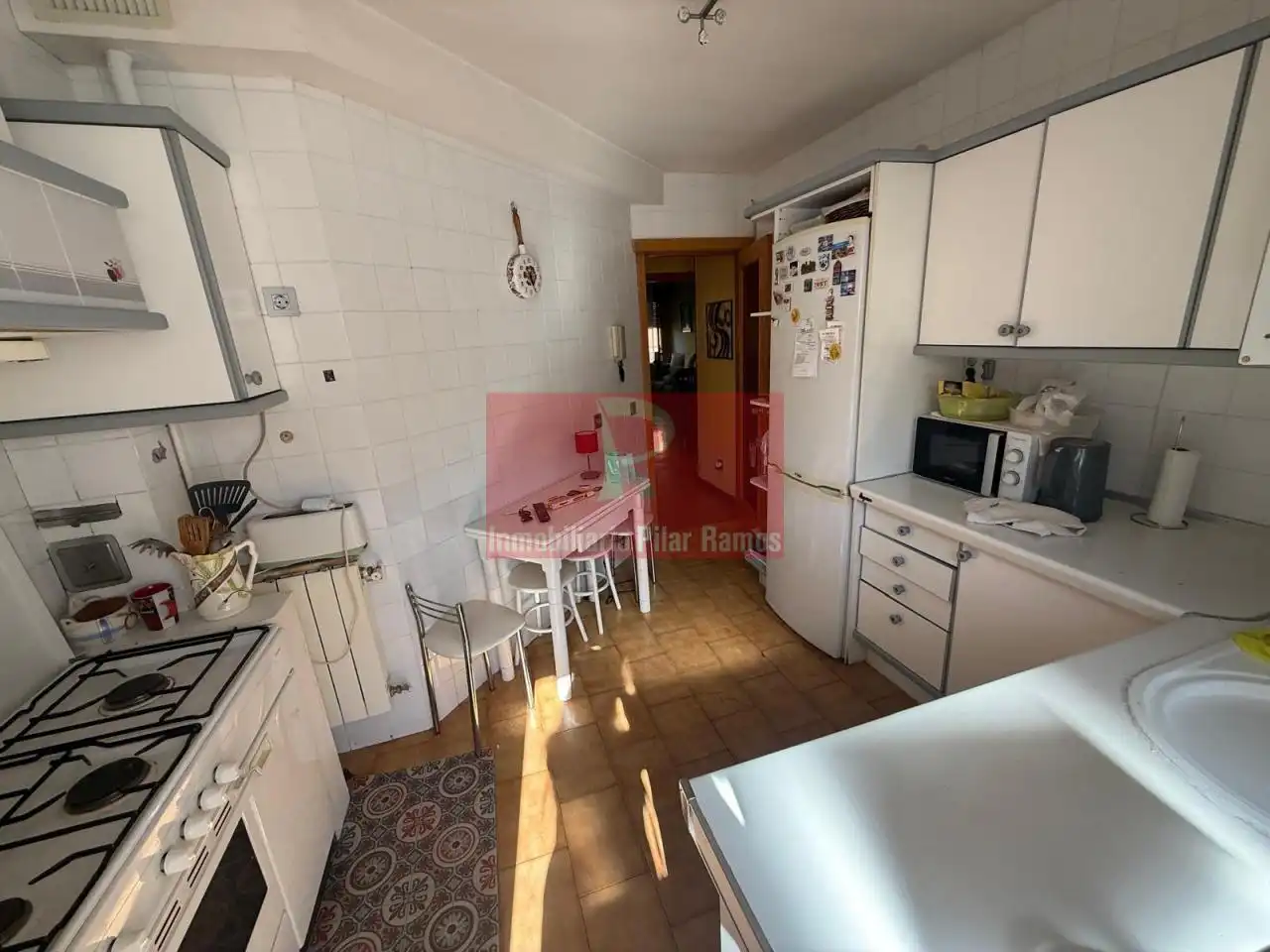Cuina de Pis en venda en León Capital  amb Calefacció, Terrassa i Traster