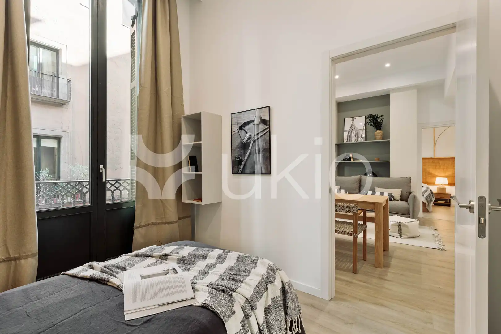 Habitación de Apartamento de alquiler en Barcelona con Aire acondicionado, Calefacción y Amueblado