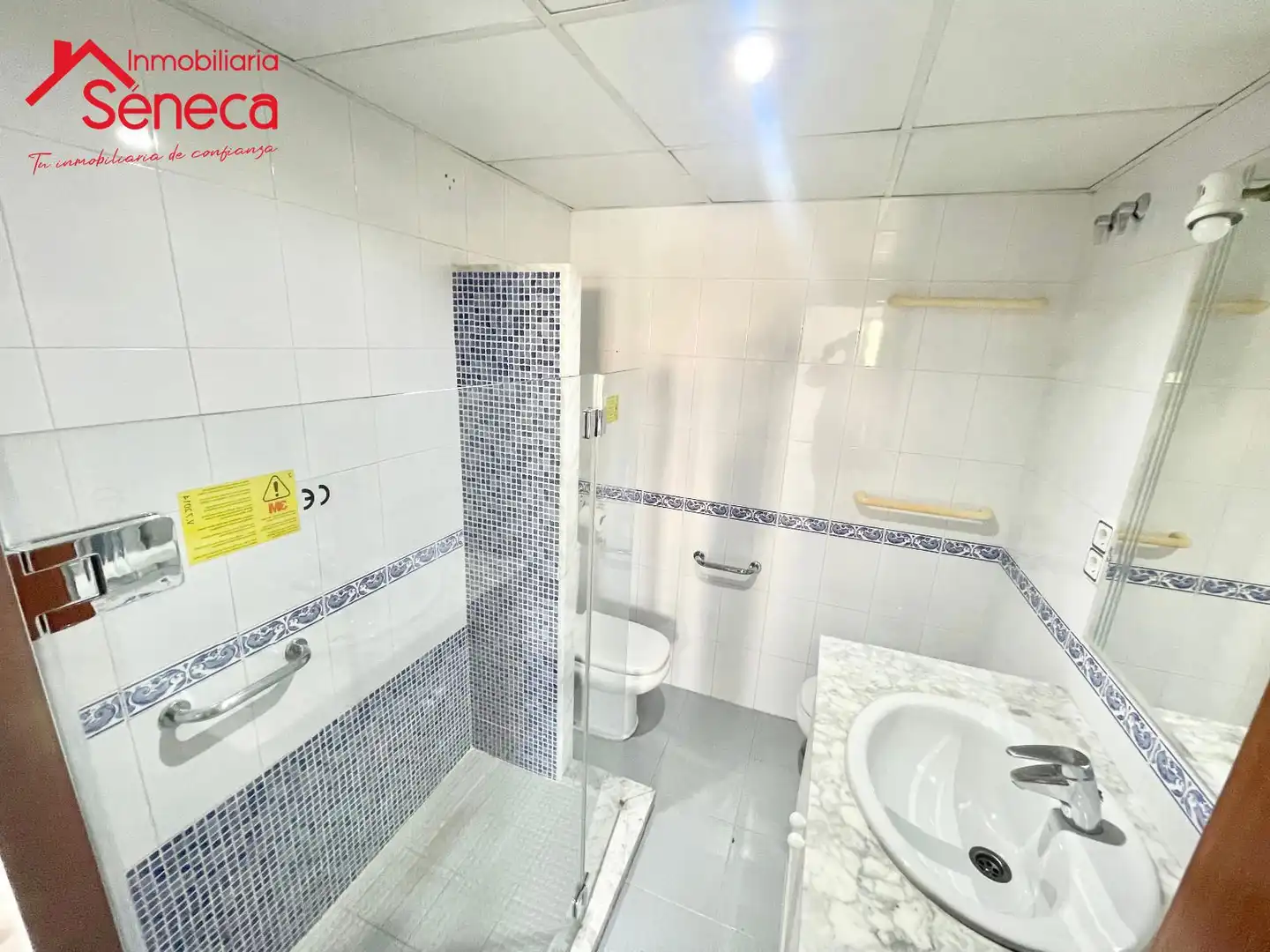 Badezimmer von Wohnung zum Verkauf in Córdoba mit Klimaanlage, Heizung und Terrasse