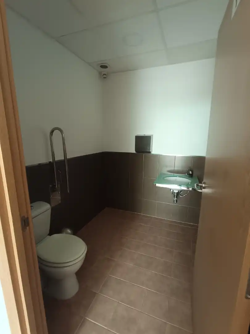 Badezimmer von Geschaftsraum zur Miete in Jerez de la Frontera
