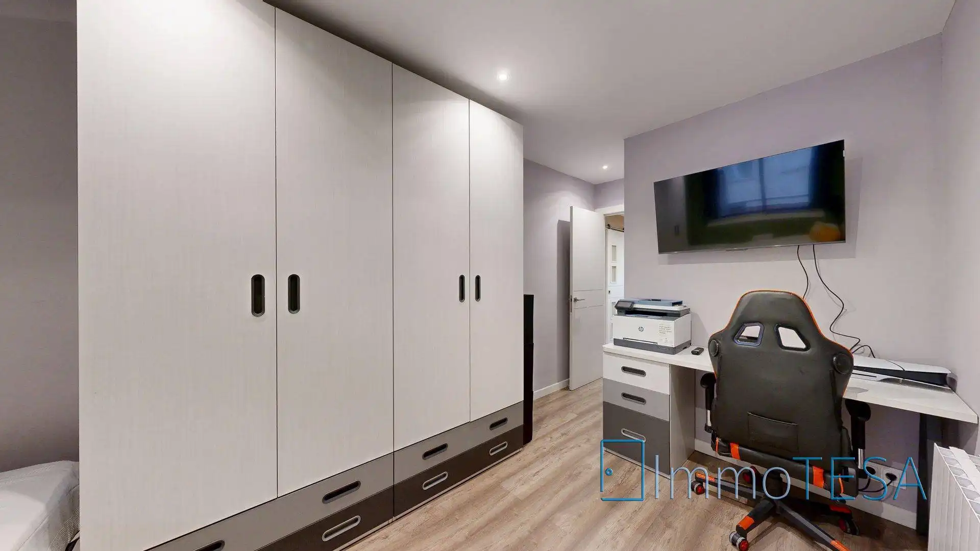 Flat for sale in Sabadell  with Air Conditioner, Heating and Parquet flooring