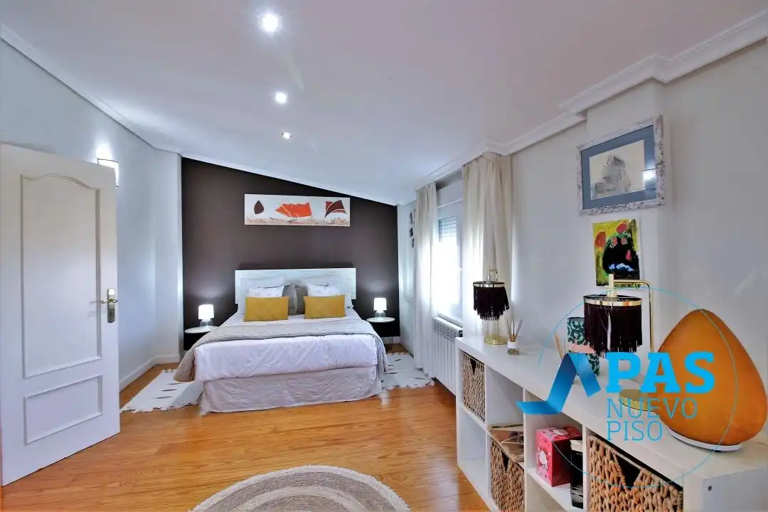Bedroom of Houses for sale in Santander  with Heating, Private garden and Terrace