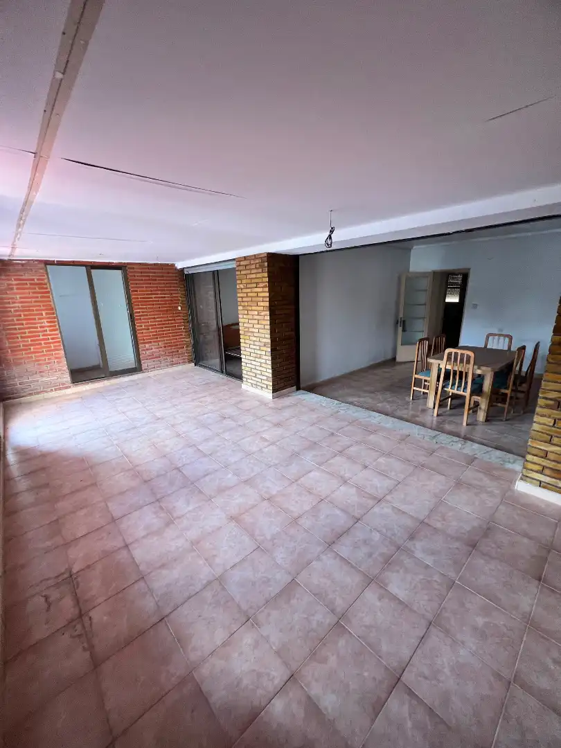 Piso en venta en Valencia con Terraza, Trastero y Amueblado