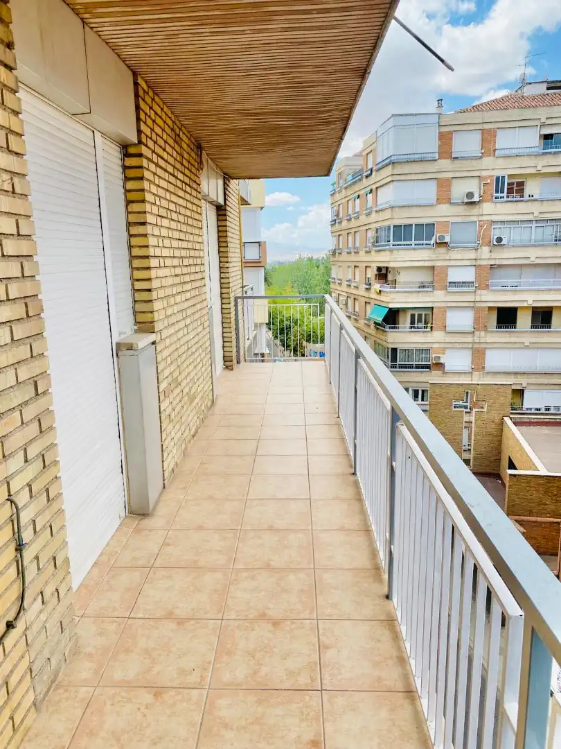 Terraza de Piso de alquiler en Granada con Calefacción, Terraza y Amueblado
